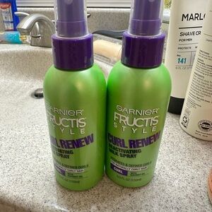 NEW Garnier Fructis Style Curl Renew Spray